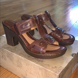 Born Woman’s Bean in Caramel thick heel pumps